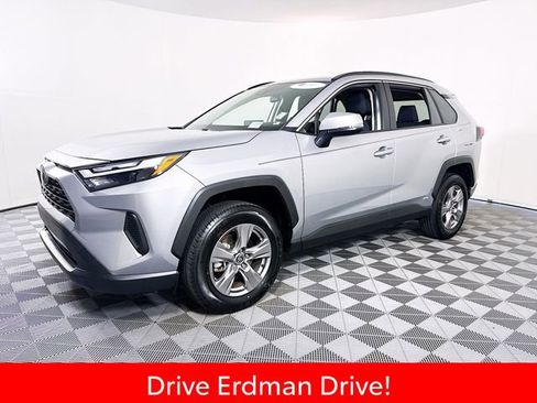 Certified 2025 Toyota RAV4 LE AWD/4WD image 3