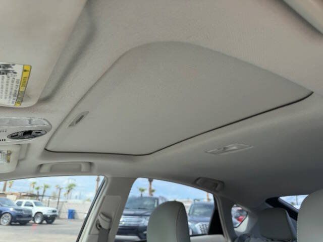 Used 2014 Toyota Prius Four w/ Solar Roof Package FWD image 12