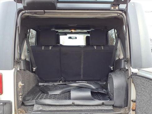 Used 2008 Jeep Wrangler Unlimited Sahara image 10