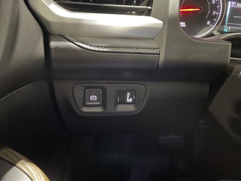 Used 2019 GMC Acadia SLE w/ Driver Alert Package I image 16