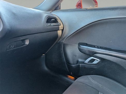 Used 2021 Dodge Challenger SXT image 27