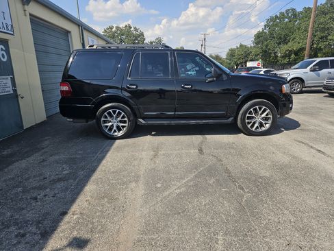 Used 2016 Ford Expedition XLT w/ Equipment Group 202A image 4