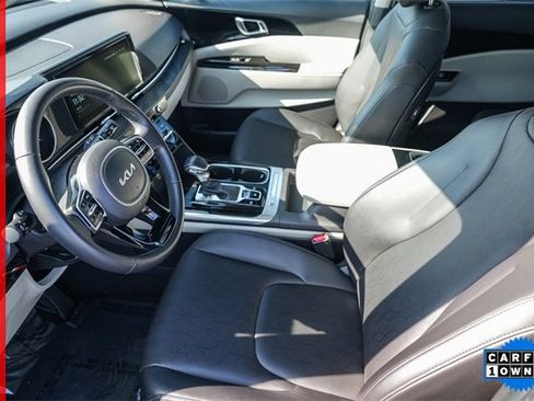 Certified 2024 Kia Carnival EX image 19