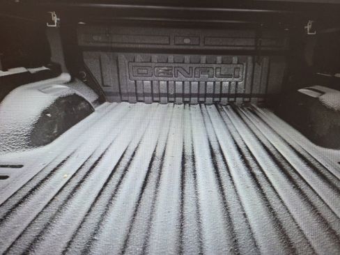 Used 2021 GMC Canyon Denali image 14