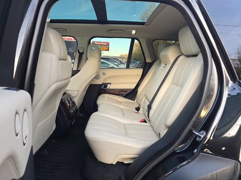 Used 2016 Land Rover Range Rover HSE image 11