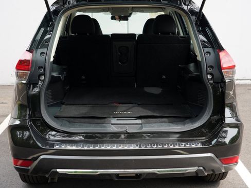 Used 2019 Nissan Rogue S FWD image 9