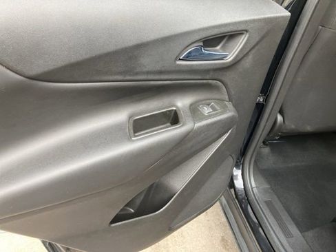 Used 2022 Chevrolet Equinox LT image 32
