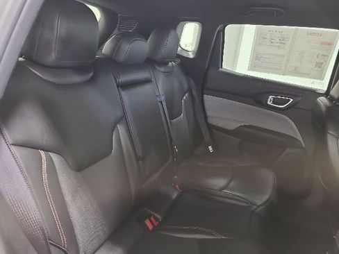 Used 2023 Jeep Compass Latitude AWD/4WD image 17