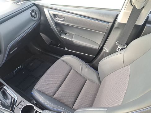 Used 2017 Toyota Corolla SE image 11