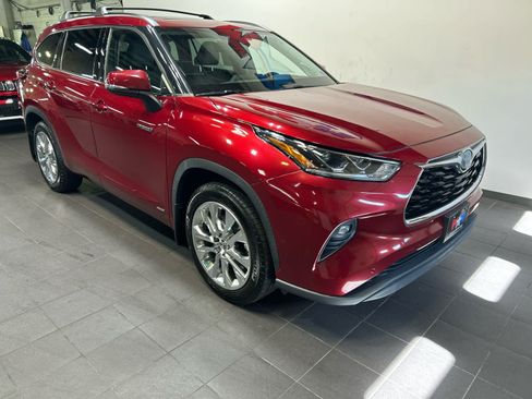 Used 2020 Toyota Highlander Limited AWD/4WD image 2