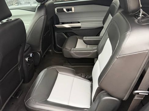 Used 2023 Ford Explorer XLT w/ Equipment Group 202A AWD/4WD image 17