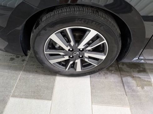 Used 2025 Nissan Versa SV FWD image 7