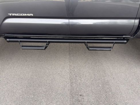 Used 2022 Toyota Tacoma TRD Off-Road w/ Technology Package image 17