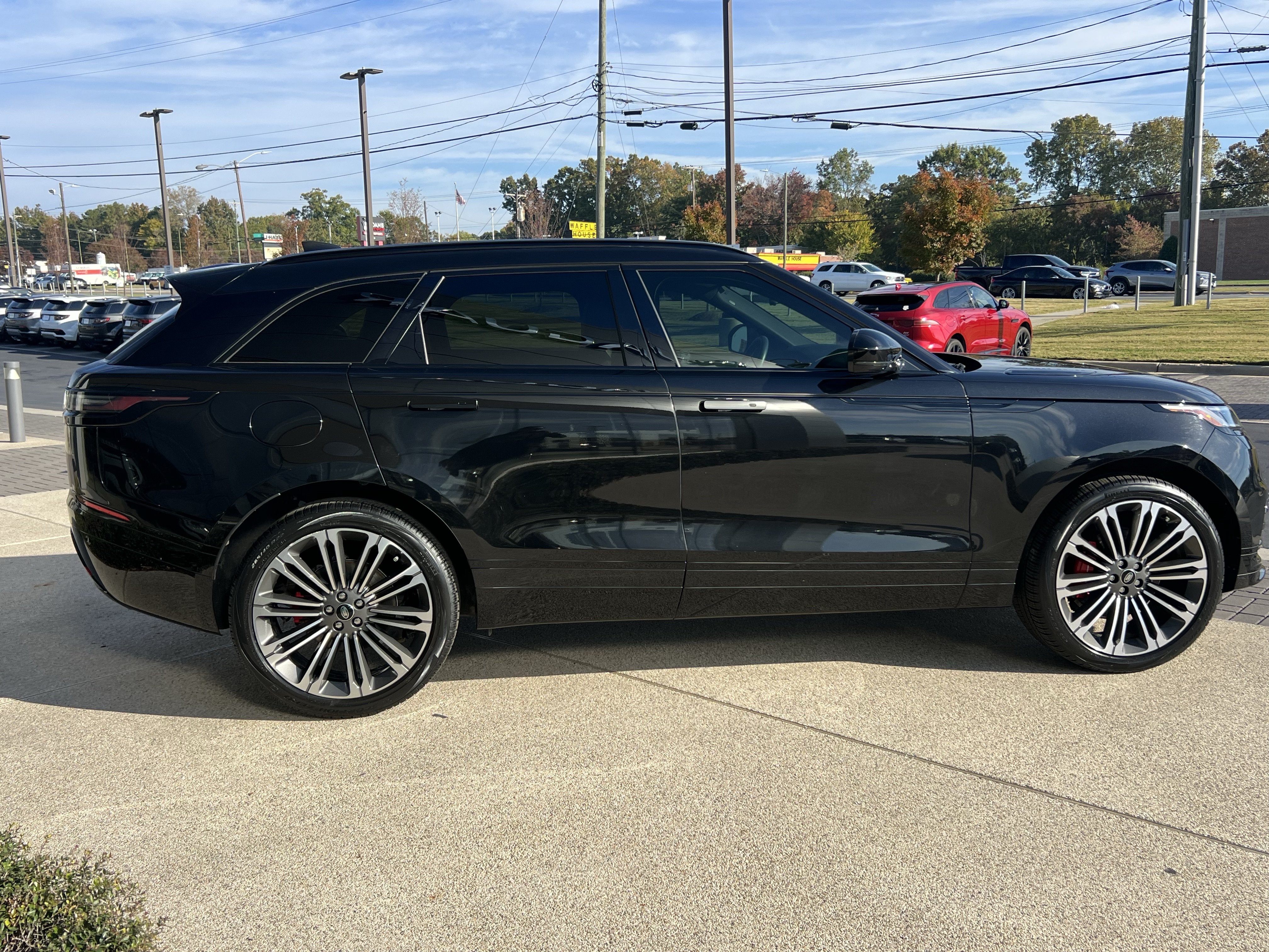 Certified 2024 Land Rover Range Rover Velar Dynamic SE AWD/4WD image 8