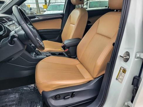 Used 2022 Volkswagen Tiguan SE R-Line AWD/4WD image 8
