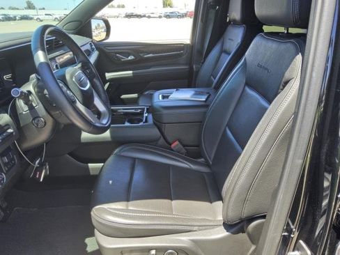 Used 2023 GMC Yukon XL Denali w/ Denali Reserve Package AWD/4WD image 12