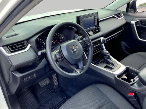 Used 2021 Toyota RAV4 LE FWD image 17