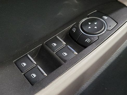 Used 2023 Ford Explorer XLT w/ Equipment Group 202A AWD/4WD image 27