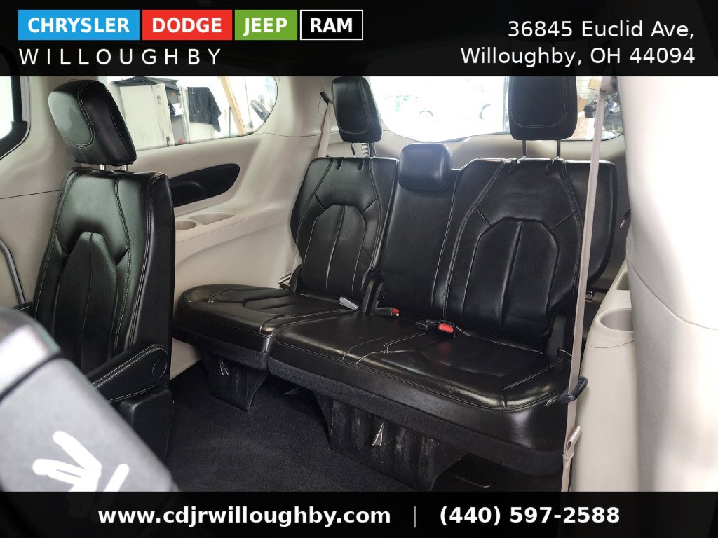 Used 2023 Chrysler Pacifica Touring-L FWD image 29