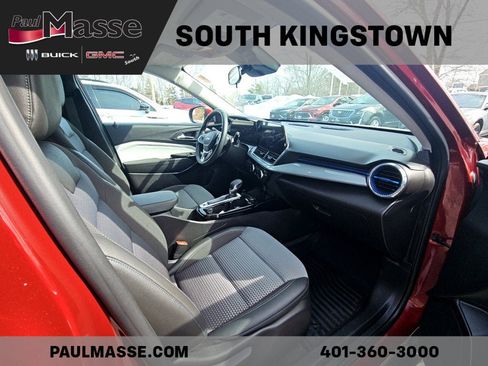 Certified 2024 Chevrolet Trax LT w/ Driver Confidence Package image 12