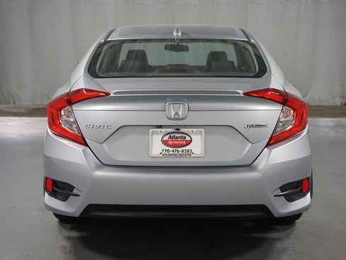 Used 2017 Honda Civic Touring image 7