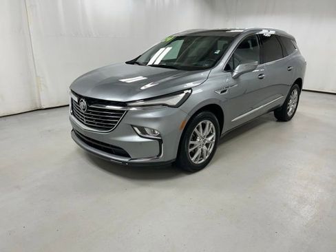 Used 2024 Buick Enclave Essence w/ Experience Buick Package AWD/4WD image 2