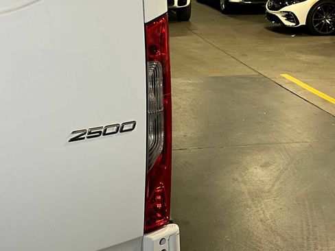 Used 2025 Mercedes-Benz Sprinter 2500 image 16