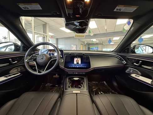 Used 2025 Mercedes-Benz E 350 Sedan image 6