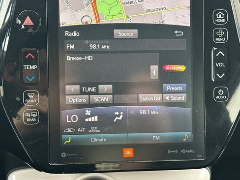 Used 2017 Toyota Prius Prime Advanced image 20