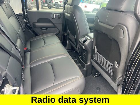 New 2024 Jeep Wrangler Unlimited Sahara w/ Technology Group AWD/4WD image 14
