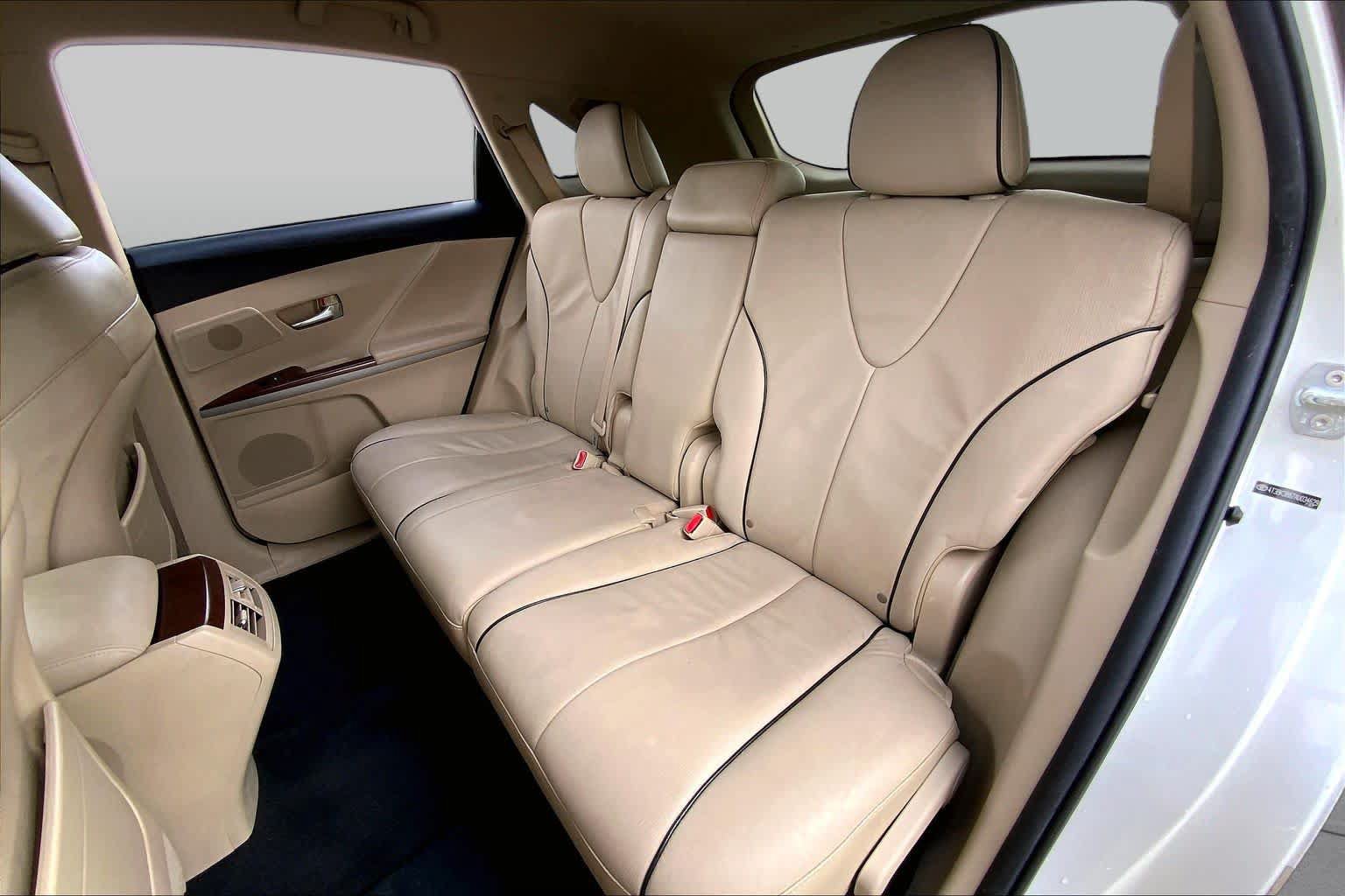 Used 2010 Toyota Venza AWD image 18