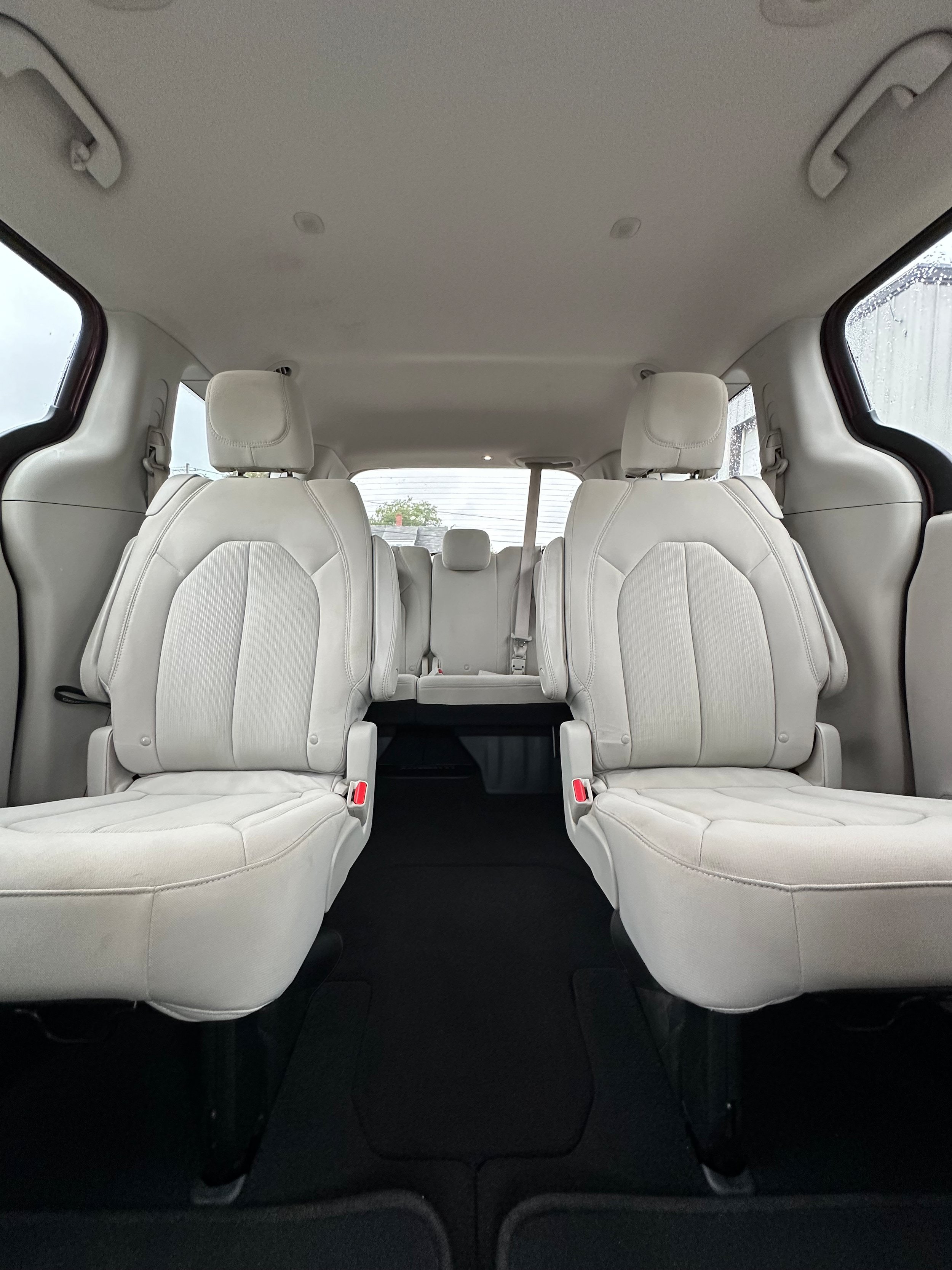 Used 2017 Chrysler Pacifica LX FWD image 23