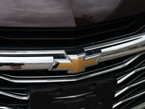 Used 2020 Chevrolet Malibu LT w/ Leather Package image 2