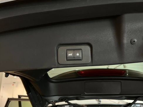 Used 2025 Nissan Rogue SV FWD image 23