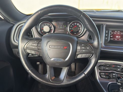 Used 2017 Dodge Challenger SXT RWD image 17