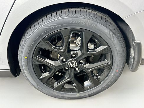 Used 2025 Honda Accord SE image 11