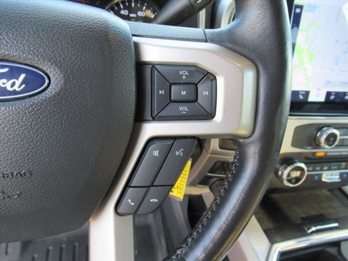 Used 2022 Ford F250 Lariat w/ Chrome Package image 20