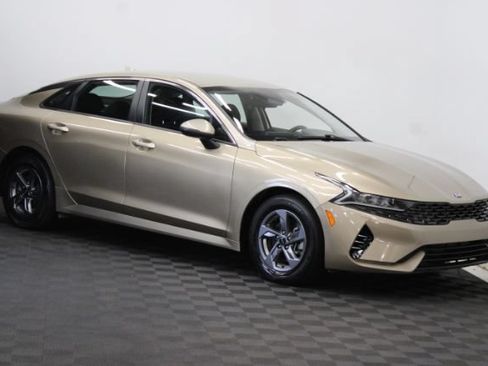 Used 2021 Kia K5 LXS FWD image 1