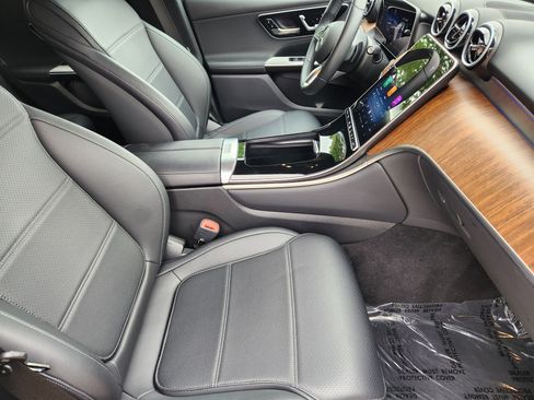 Certified 2025 Mercedes-Benz GLC 300 image 7
