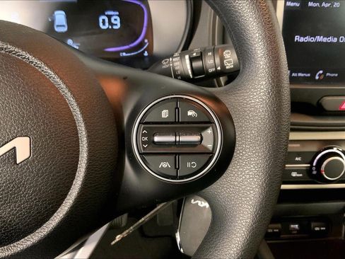 Used 2025 Kia Soul LX FWD image 19