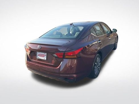 Used 2024 Nissan Altima 2.5 SV image 5