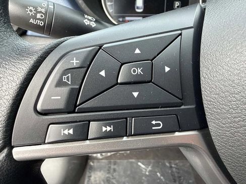 New 2025 Nissan Versa SV w/ Trunk Package image 25