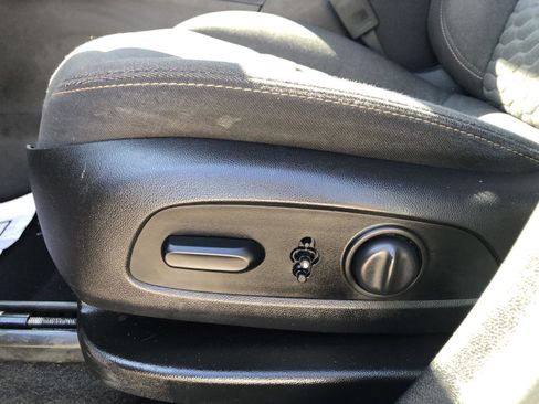 Used 2019 Chevrolet Equinox LT image 21