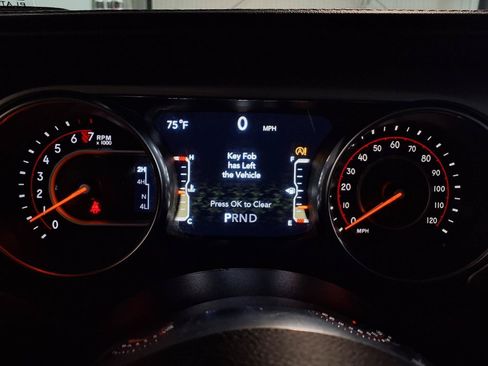 Used 2020 Jeep Wrangler Unlimited Sahara AWD/4WD image 23