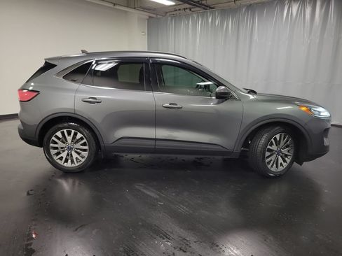 Used 2022 Ford Escape Titanium FWD image 9