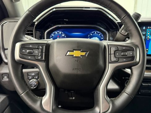 Used 2025 Chevrolet Silverado 2500 LT w/ Convenience Package AWD/4WD image 18
