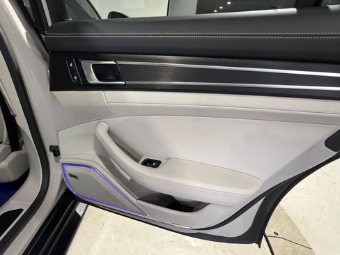 Used 2022 Porsche Panamera GTS image 61