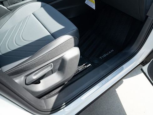 New 2026 Volkswagen Tiguan SE FWD image 47
