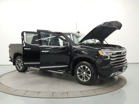 Used 2023 Chevrolet Silverado 1500 High Country w/ Technology Package image 9