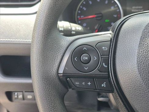 Used 2019 Toyota RAV4 XLE FWD image 8